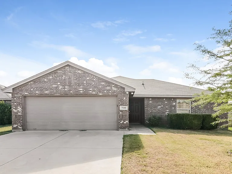 7645 Hollow Point Dr — Photo 1