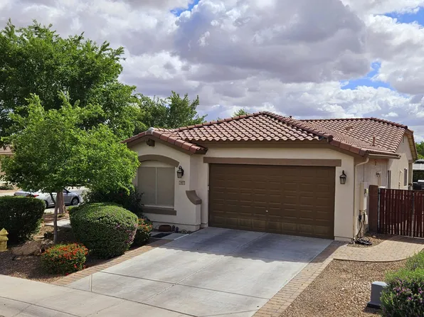 945 W EMPRESS TREE Avenue, San Tan Valley, AZ 85140
