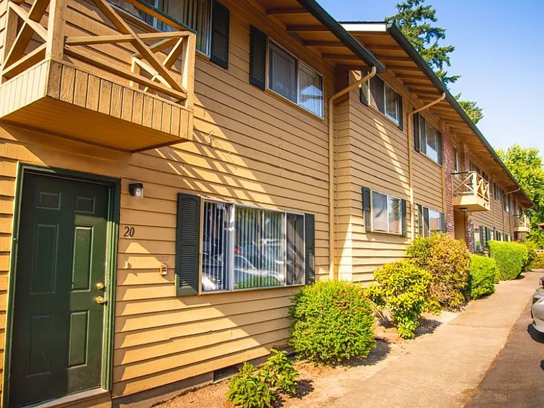 5920 SW Erickson Ave — Photo 7