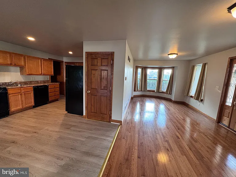 228 N Centre Ave — Photo 8