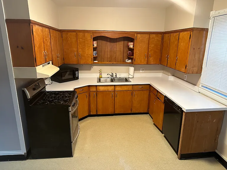 203 Pleasant St #2 — Photo 8