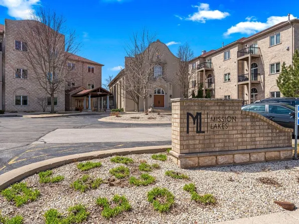 N51W34861 Wisconsin AVENUE #1122, Okauchee, WI 53069
