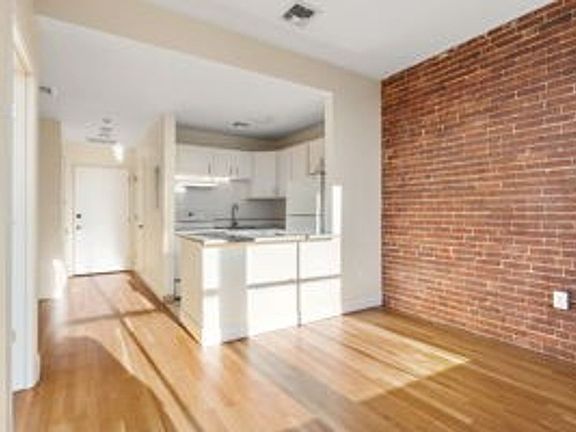 2nd image of 105-107 Washington St Unit 1