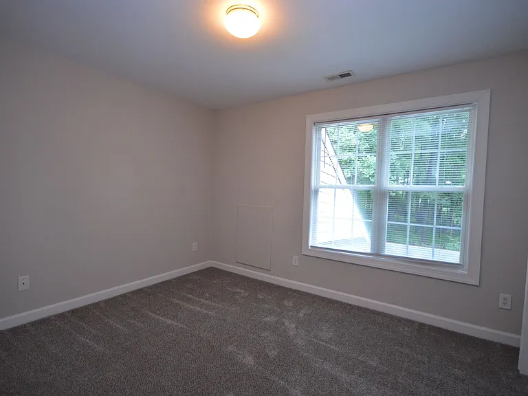 3319 Philmont Dr — Photo 22