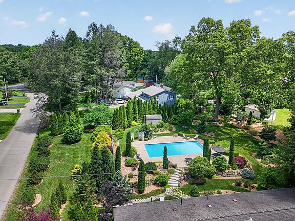 2nd image of 3600 Hendee Rd