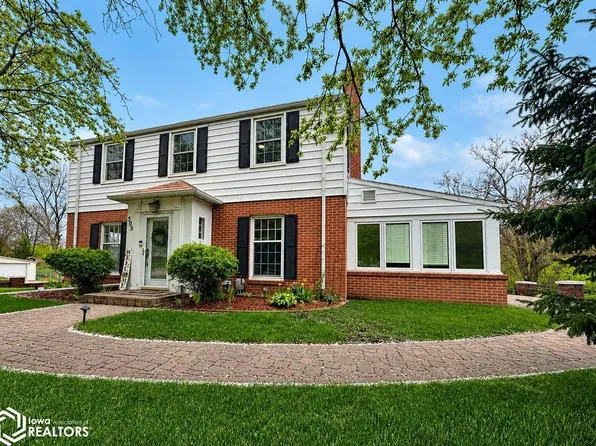 505 S 4th St, Forest City, IA 50436