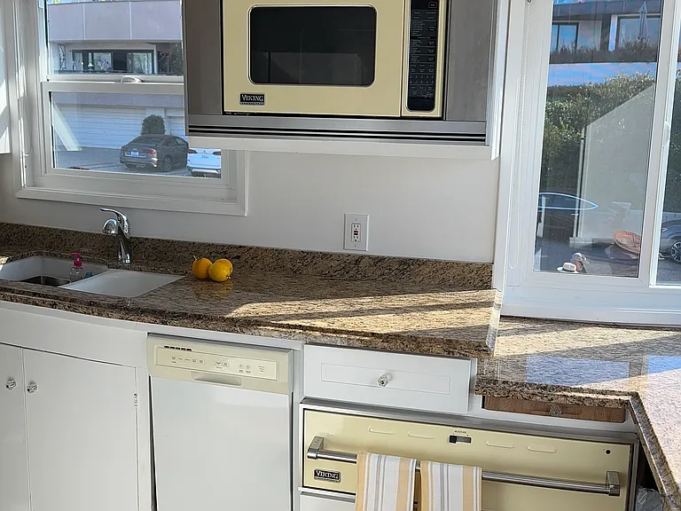 Viking warming drawer, microwave & oven.