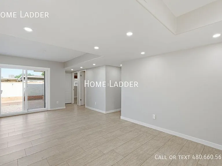 5849 N 81st St — Photo 11