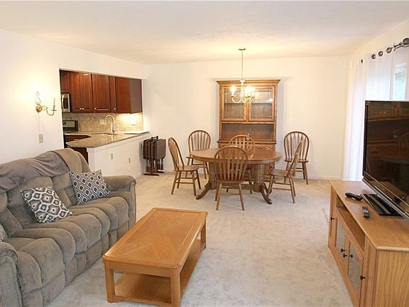 3rd image of 708 Carters Grove Dr
