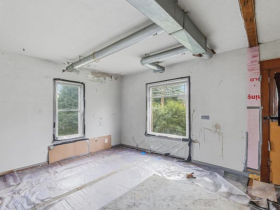 3rd image of 131 Harrison St