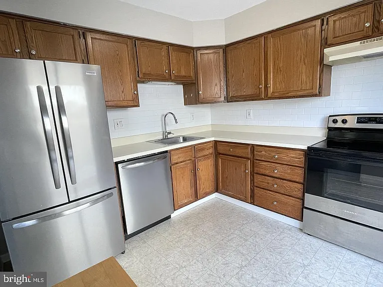 294 Woods Edge Pl — Photo 16