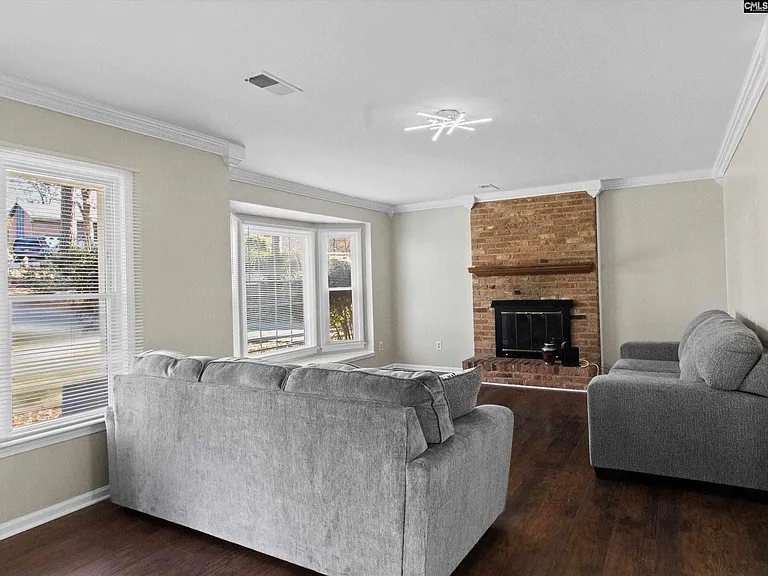 42 Halton Ct — Photo 17