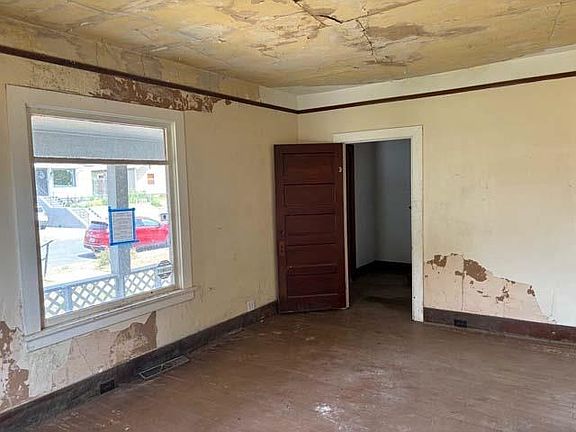 4th image of 608 E Providence Ave