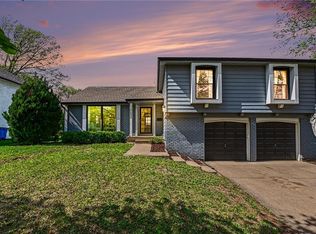 10602 W 102nd Ter, Overland Park, KS 66214