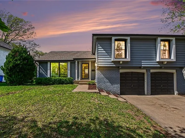 10602 W 102nd Ter, Overland Park, KS 66214