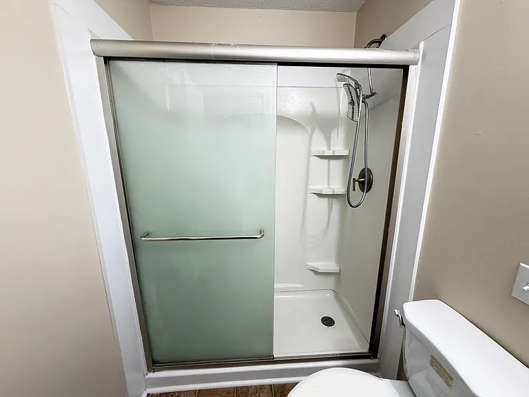 825 Parkway Dr — Photo 7