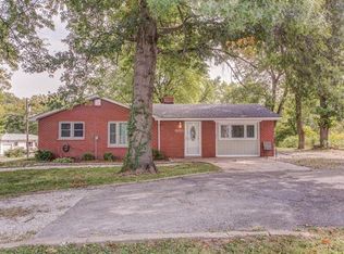 608 Valencia Dr, Belleville, IL