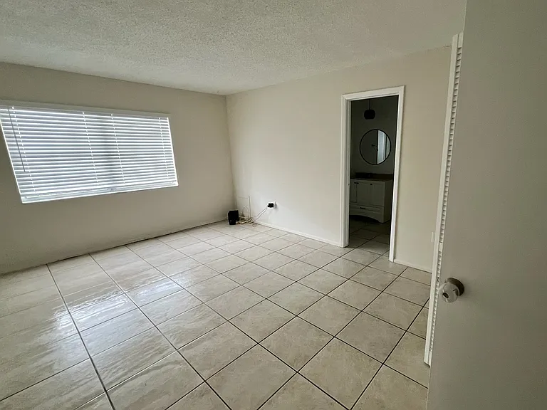 1706 Belleair Forest Dr — Photo 6