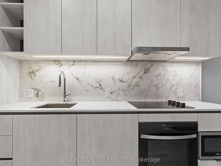 8 Wellesley St W #1007 — Photo 9