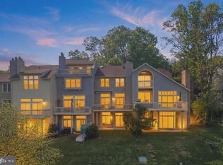 11163 Lake Chapel Ln, Reston, VA 20191