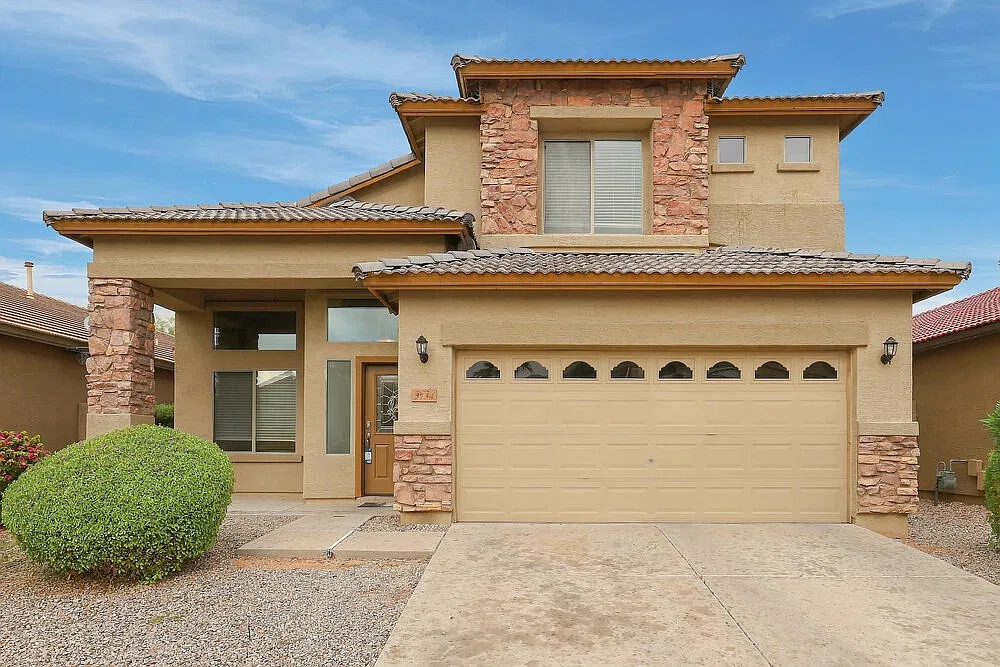 4 bed, 2.5 bath, 2176 sqft, $2,345 — Photo 1