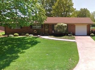 212 Dorchester Dr, Belleville, IL