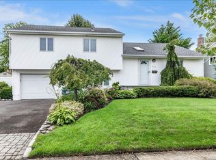 315 Harrison Ave, Massapequa, NY 11758