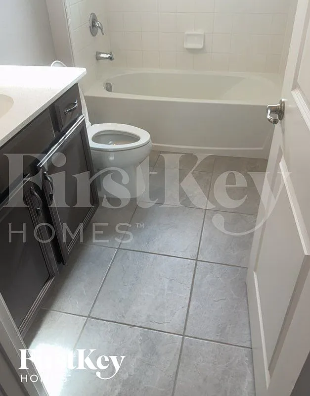 4 bed, 3.5 bath, 2601 sqft, $3,075 — Photo 2