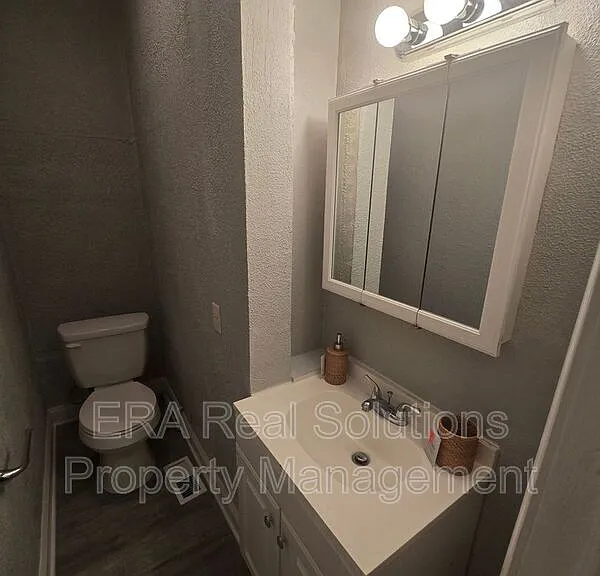 2368 S 5th St — Photo 16