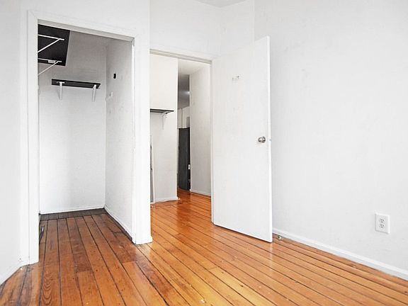 4th image of 394 Manhattan Ave #3RR