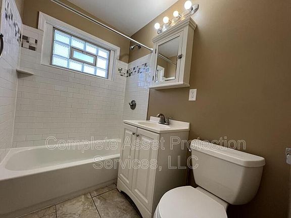5th image of 7728 Catalpa Ave