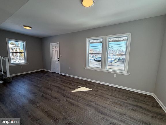 2nd image of 317 W Broad St