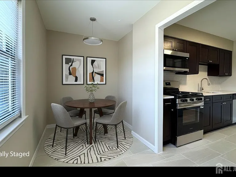 1511 Raspberry Ct — Photo 8