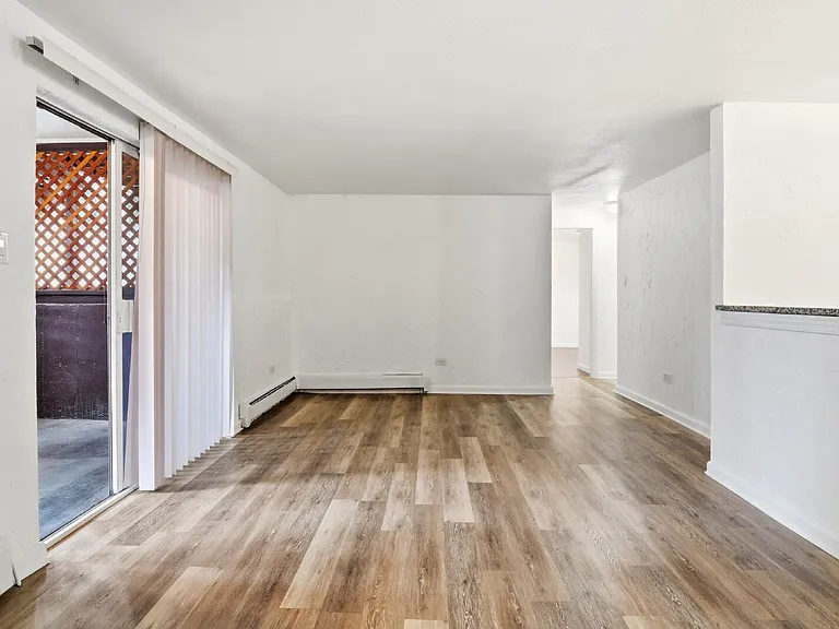 1390 Everett Ct #107 — Photo 6
