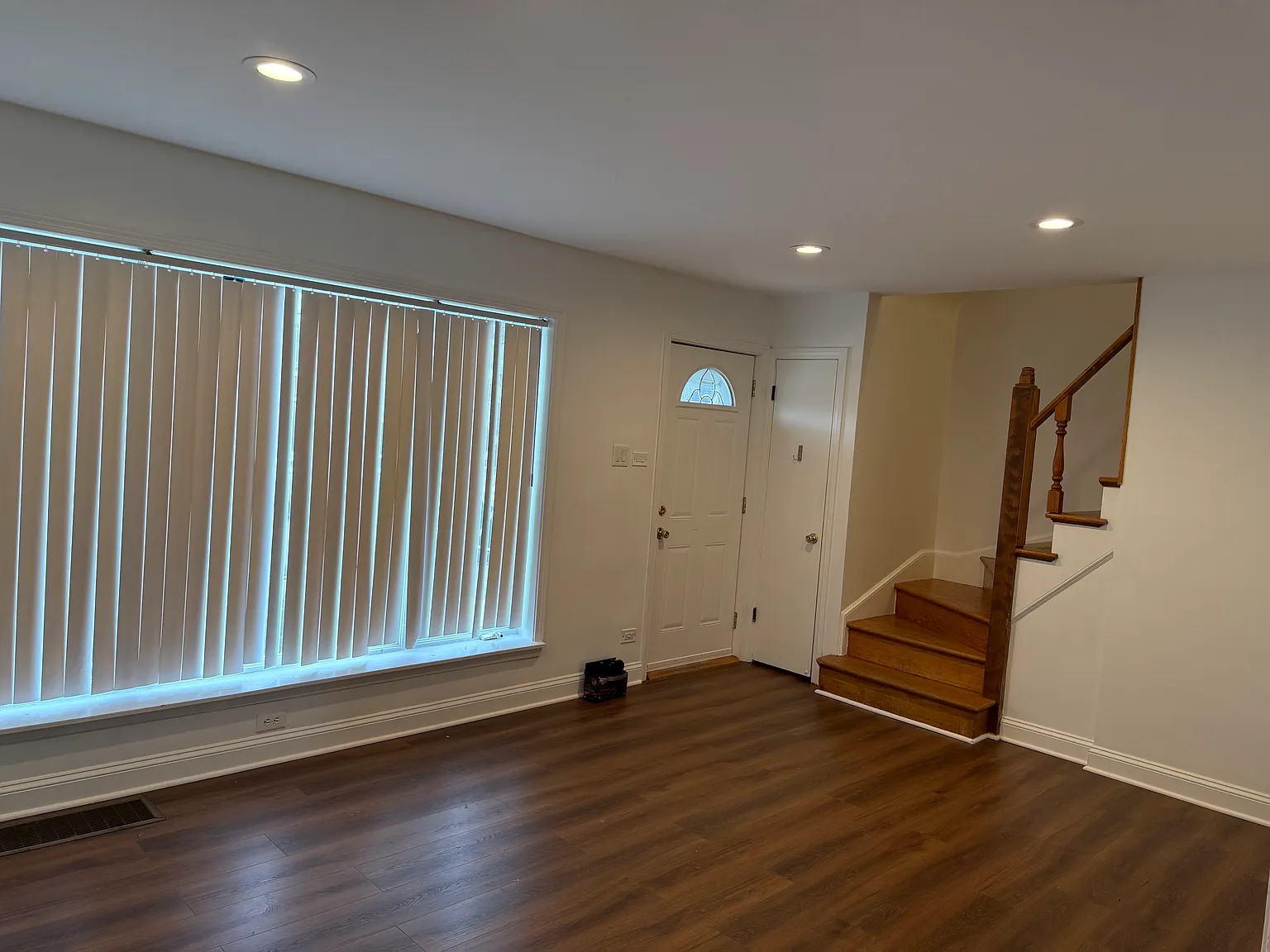 3 bed, 1300 sqft, $2,000 — Photo 3