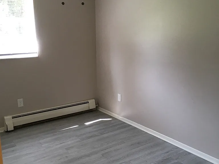 Stoney Creek Apartments — Photo 63