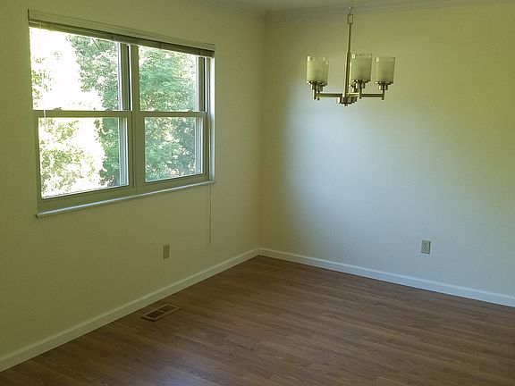 5th image of 2353 Cedar Dale Ct