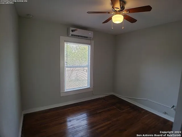 2 bed, 1.0 bath, 952 sqft, $900 — Photo 3