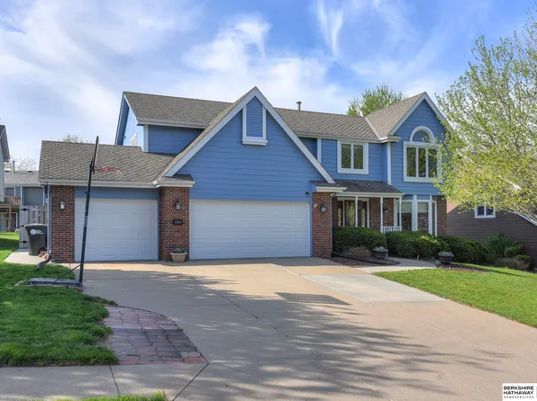 15919 Jones Cir, Omaha, NE 68118