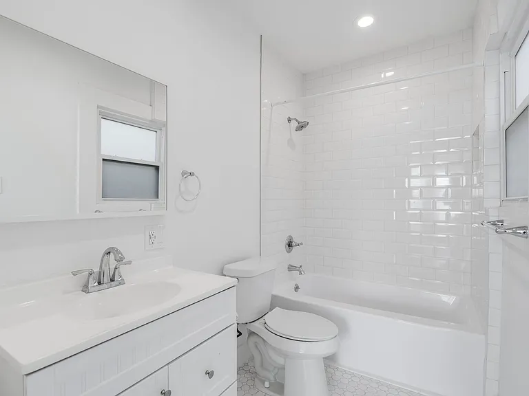 5802 Oram St #5802 — Photo 17