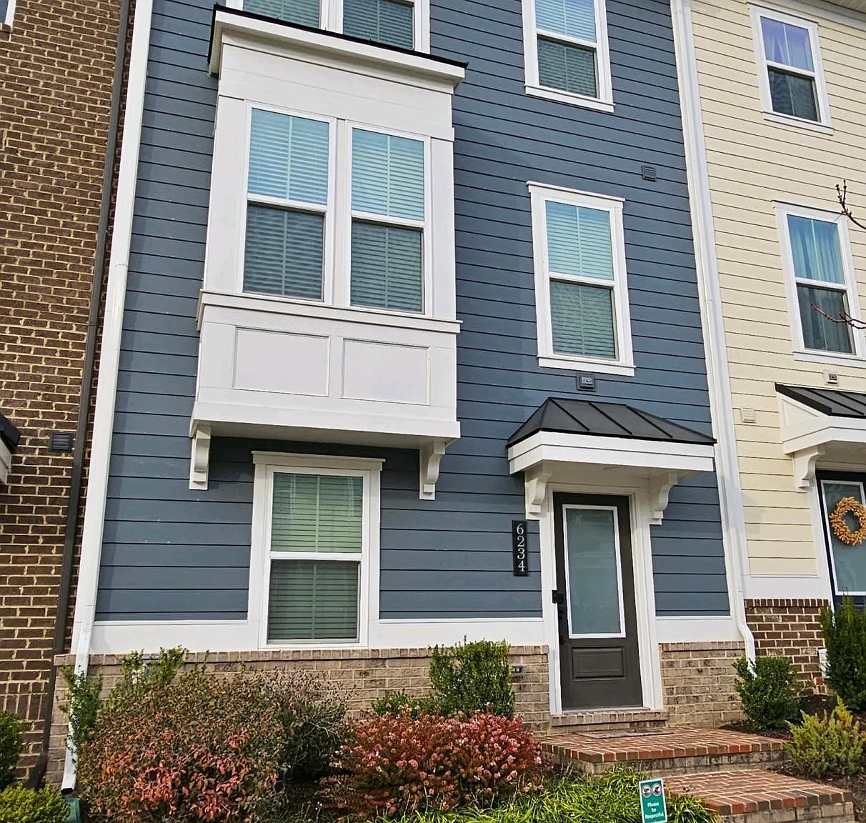 3 bed, 2136 sqft, $3,200 — Photo 1