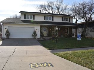 1309 Crow Creek Rd, Bettendorf, IA 52722