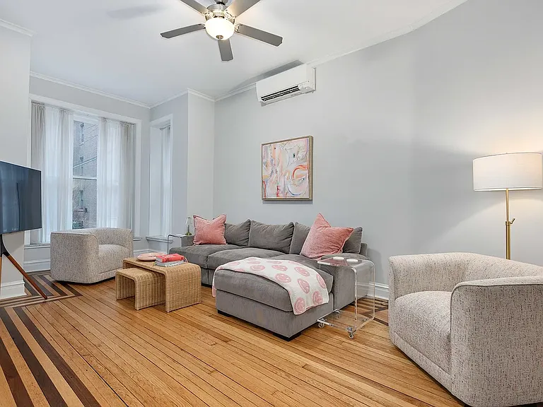15 E Goethe St #1 — Photo 1