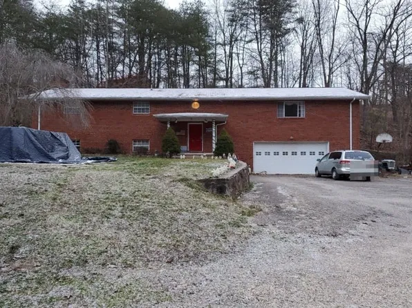 222 Mason Ln, Saint Albans, WV 25177