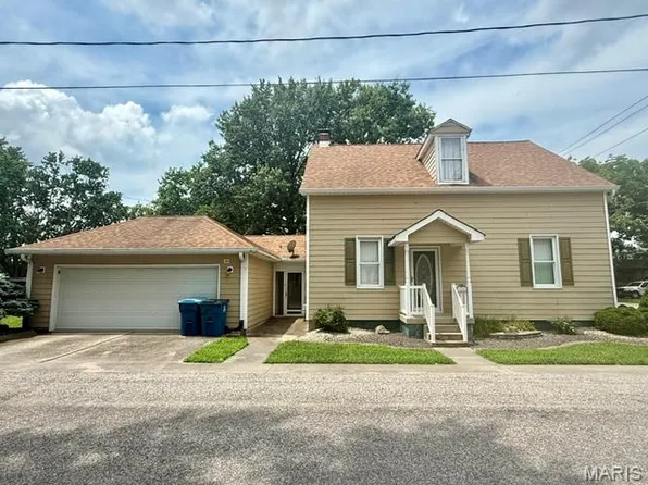 605 Munster St, Germantown, IL 62245