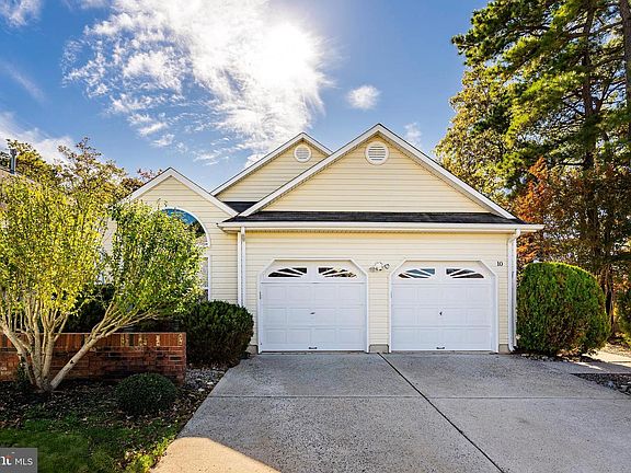 2nd image of 10 Hampton Rd