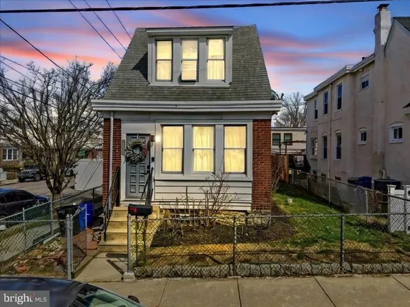 4260 Houghton St, Philadelphia, PA 19128