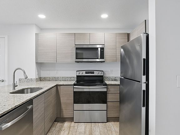 2nd image of 820 Isaacville Dr #302