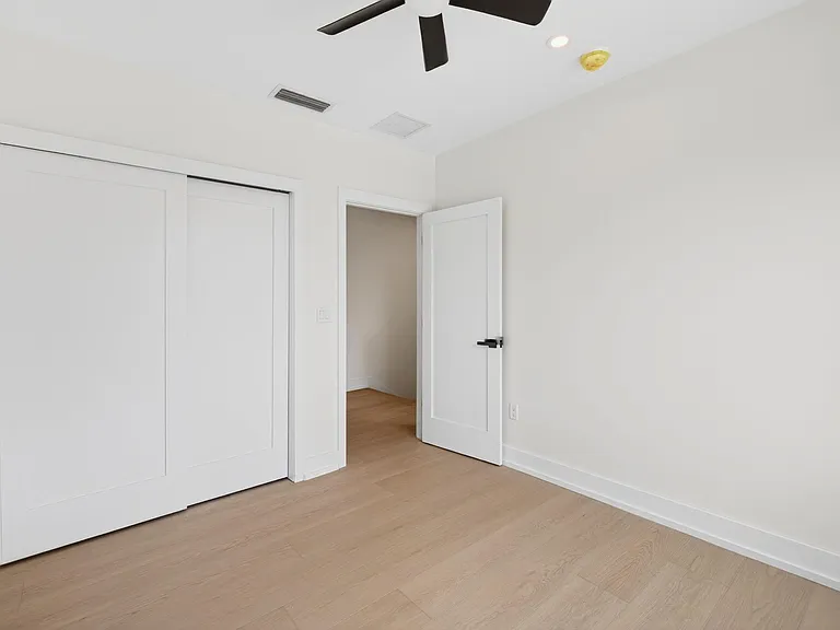 507 SW 11th St — Photo 41