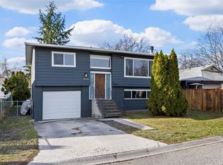 909 Grenfell Ct, Kelowna, BC V1Y 8C5